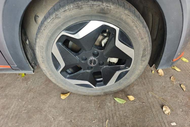 Used BYD Dolphin 2021 405 km Free Version Right Front Wheel Hub