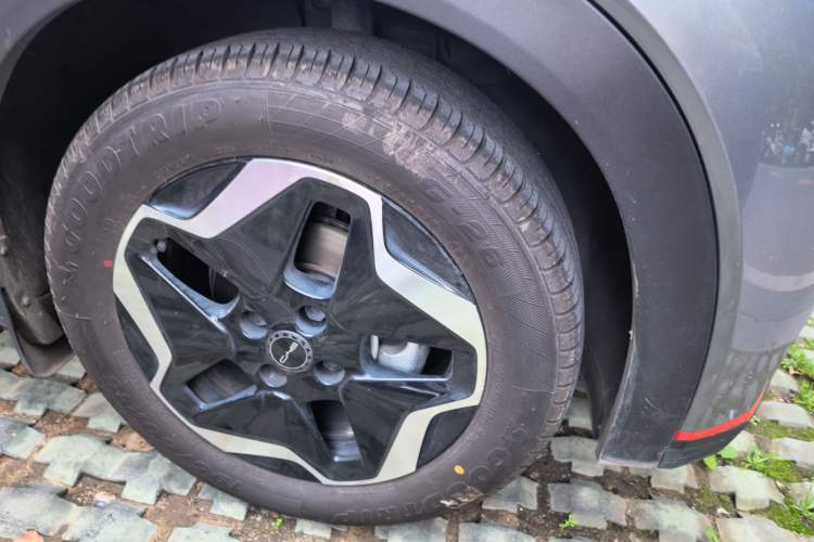 Used BYD Dolphin 2021 405 km Fashion Edition Right Front Wheel Hub