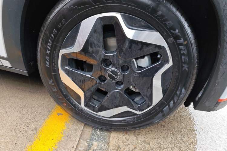 Used BYD Dolphin 2021 405 km Free Version Right Front Wheel Hub