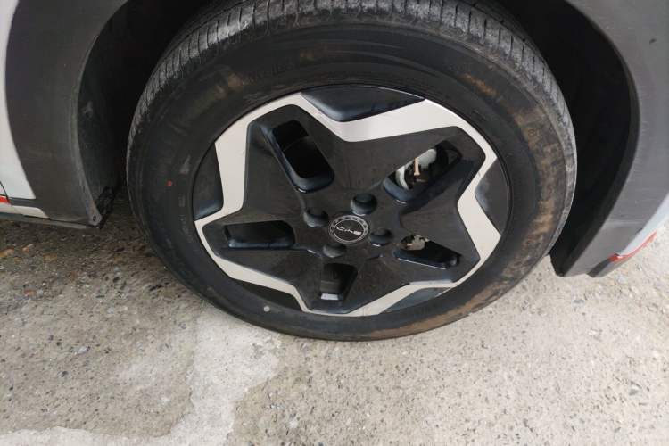 Used BYD Dolphin 2021 405 km Free Version Right Front Wheel Hub