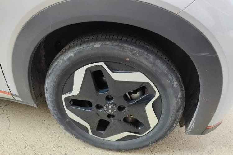 Used BYD Dolphin 2021 405 km Fashion Edition Right Front Wheel Hub