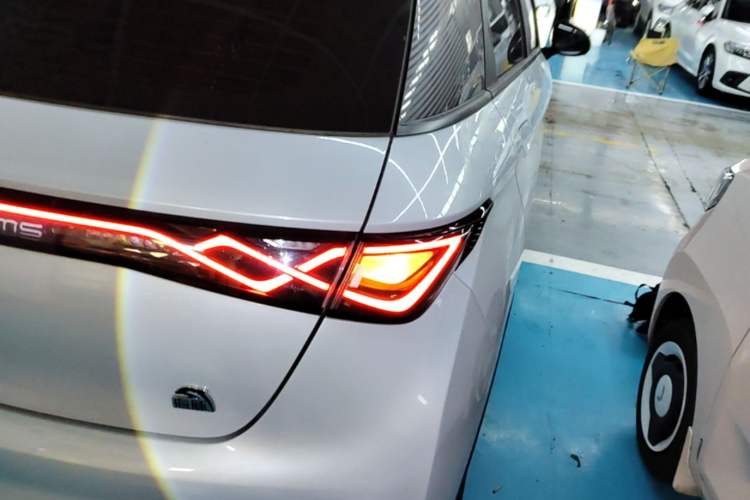 Used BYD Dolphin 2021 405 km Fashion Edition Right Rear Taillight