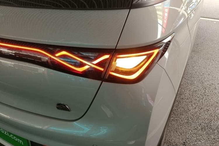 Used BYD Dolphin 2021 405 km Fashion Edition Right Rear Taillight