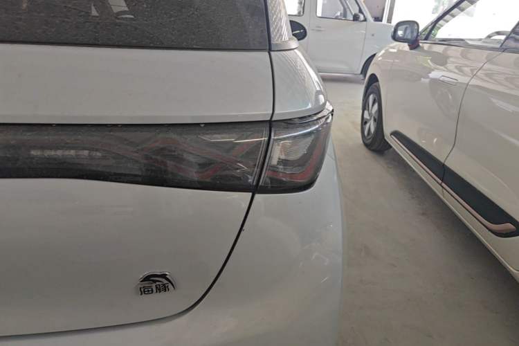 Used BYD Dolphin 2021 405 km Fashion Edition Right Rear Taillight