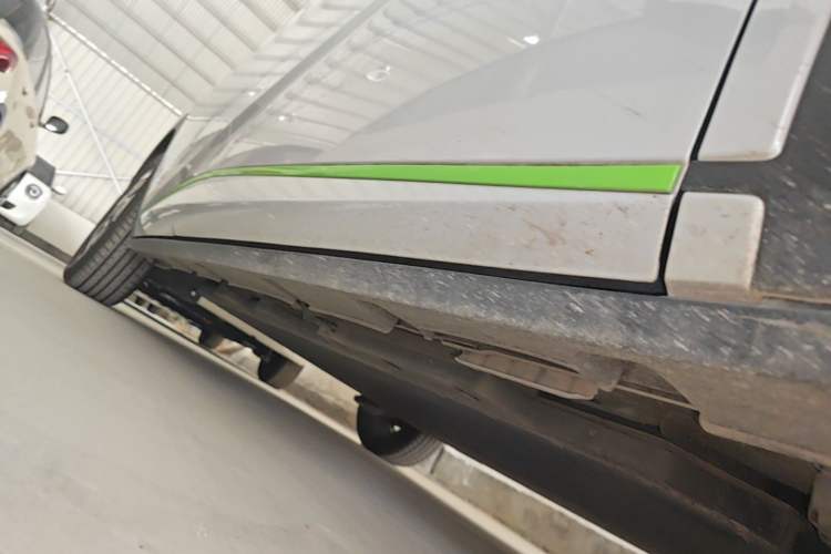 Used BYD Dolphin 2021 405 km Fashion Edition Right Side Sill