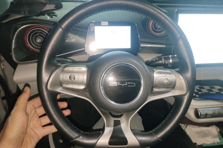 Used BYD Dolphin 2021 405 km Fashion Edition Steering Wheel