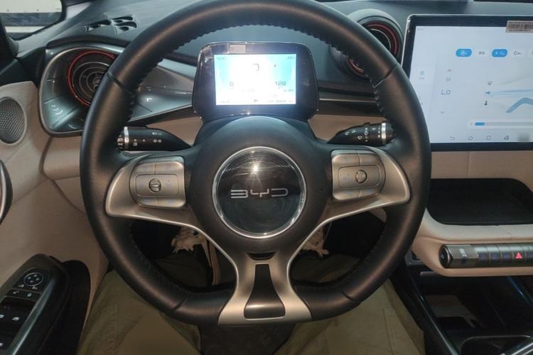 Used BYD Dolphin 2021 405 km Fashion Edition Steering Wheel