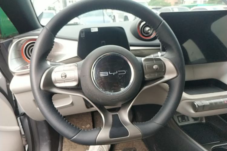 Used BYD Dolphin 2021 405 km Fashion Edition Steering Wheel