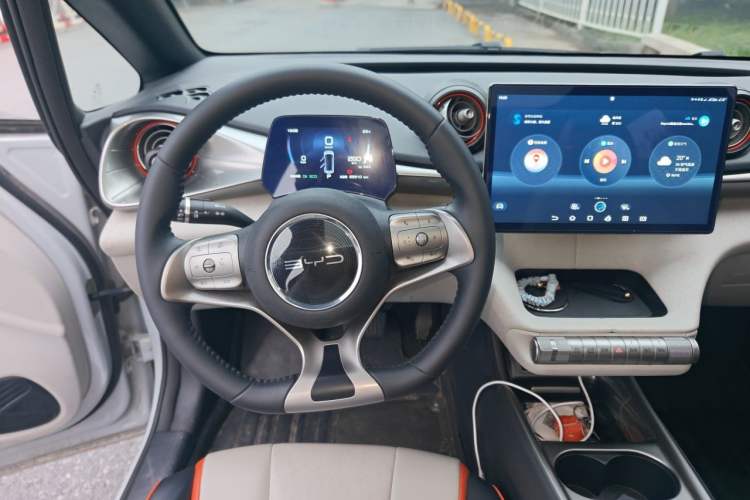 Used BYD Dolphin 2021 405 km Fashion Edition Steering Wheel