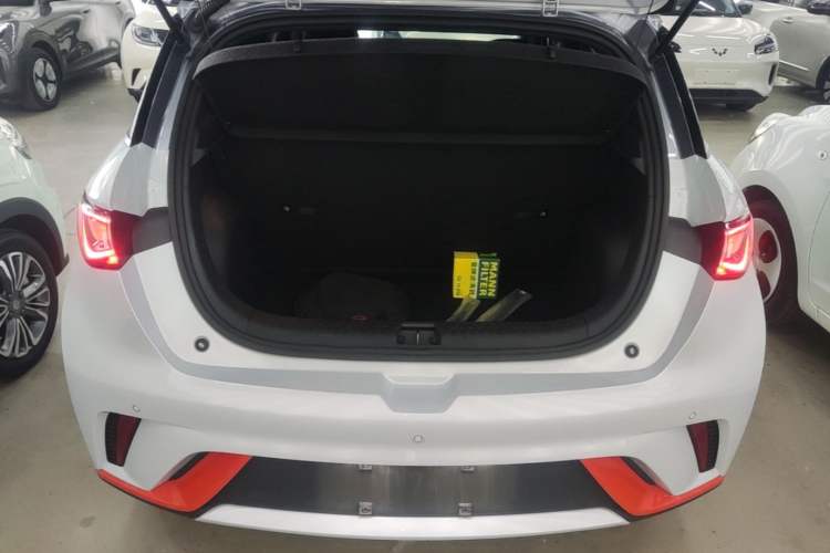 Used BYD Dolphin 2021 405 km Fashion Edition Trunk