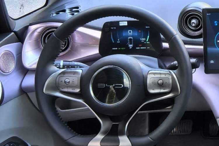 Used BYD Dolphin 2021 405 km Fashion Edition Steering Wheel