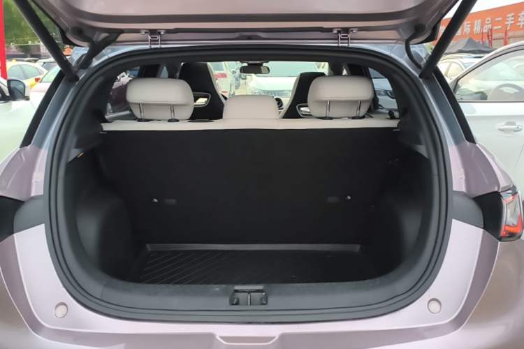 Used BYD Dolphin 2021 405 km Fashion Edition Trunk