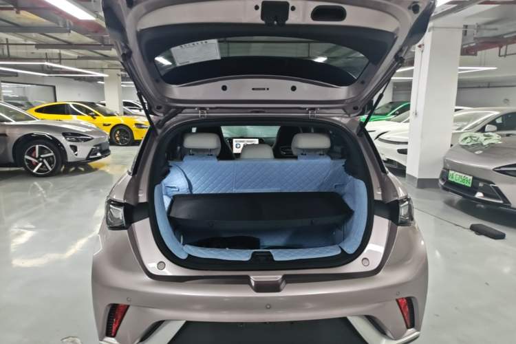 Used BYD Dolphin 2021 405 km Fashion Edition Trunk