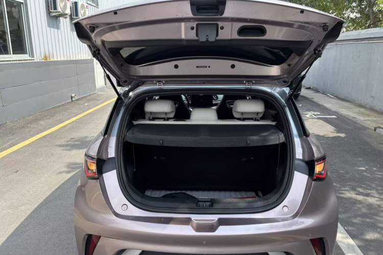 Used BYD Dolphin 2021 405 km Fashion Edition Trunk