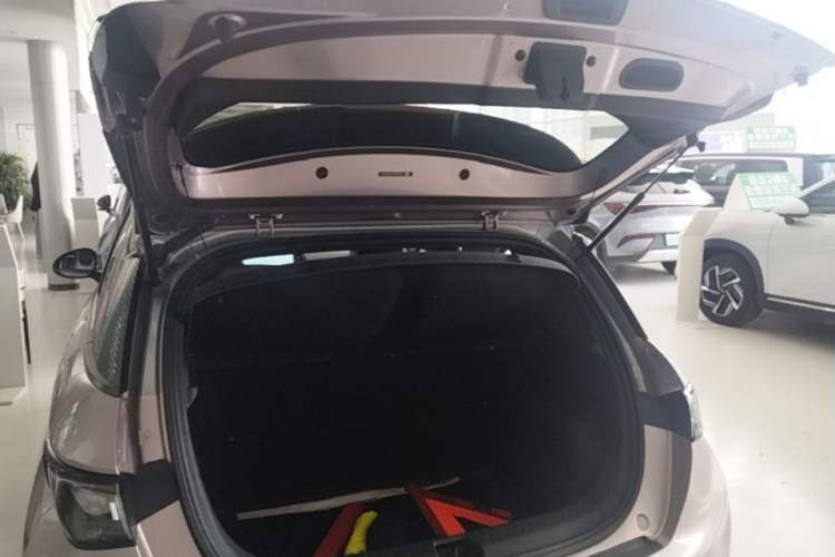 Used BYD Dolphin 2021 405 km Fashion Edition Trunk