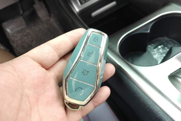 Used BYD Dolphin 2021 405 km Fashion Edition Vehicle Key
