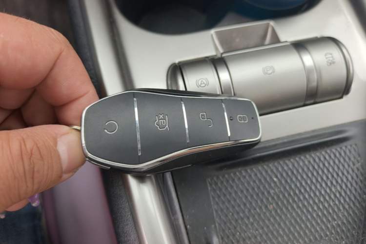 Used BYD Dolphin 2021 405 km Fashion Edition Vehicle Key