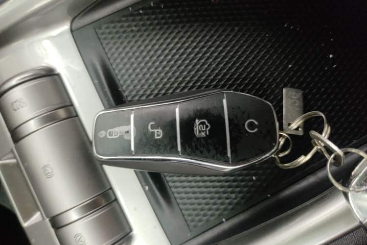 Used BYD Dolphin 2021 405 km Free Version Vehicle Key