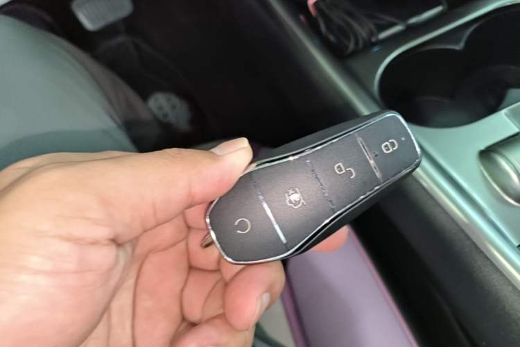 Used BYD Dolphin 2021 405 km Free Version Vehicle Key