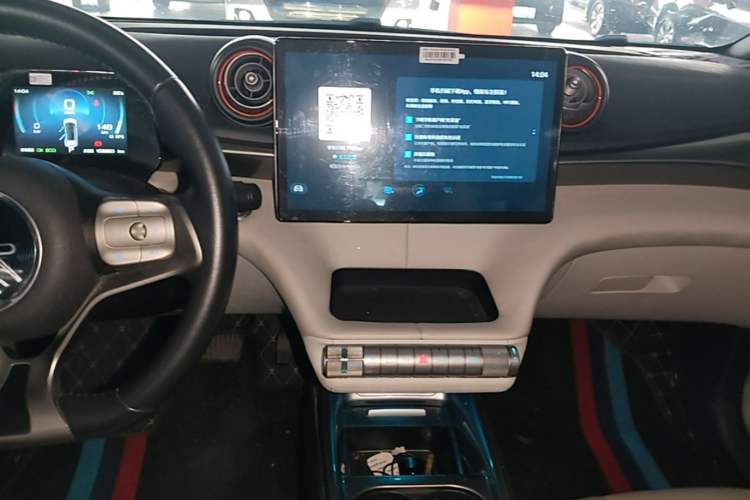 Used BYD Dolphin 2021 405 km Fashion Edition Audio And AC Panel
