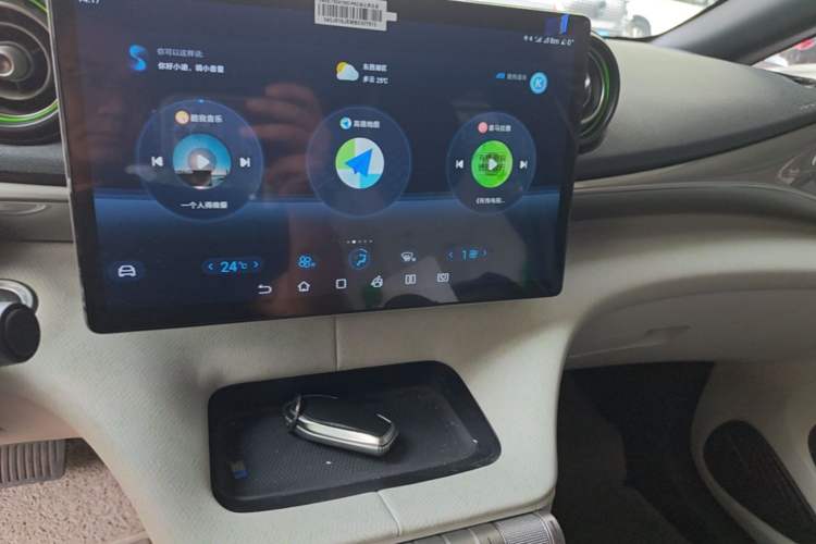 Used BYD Dolphin 2021 405 km Fashion Edition Audio And AC Panel