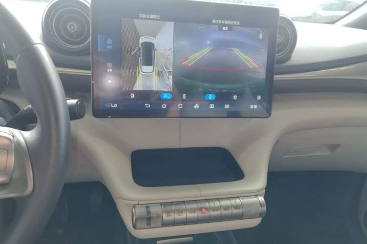 Used BYD Dolphin 2021 405 km Fashion Edition Audio And AC Panel