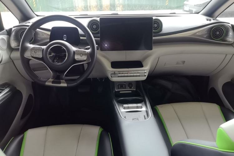 Used BYD Dolphin 2021 405 km Fashion Edition Center Console