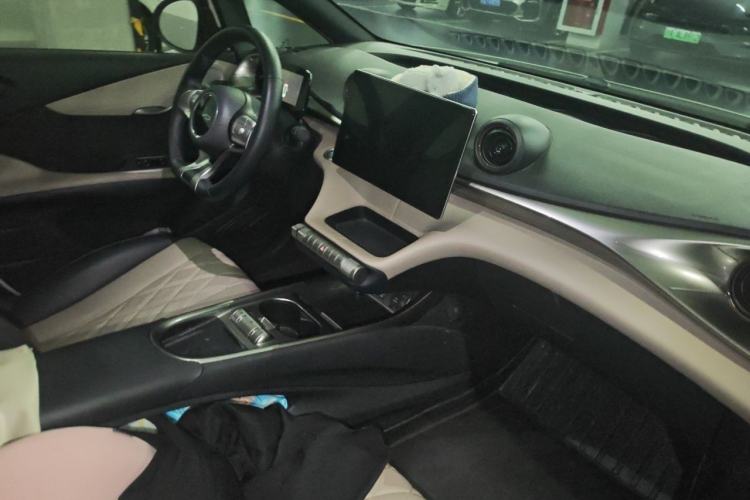 Used BYD Dolphin 2021 405 km Fashion Edition Center Console
