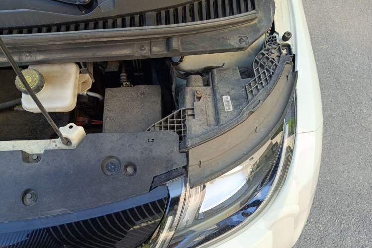 Used BYD Dolphin 2021 405 km Fashion Edition Engine Bay Left