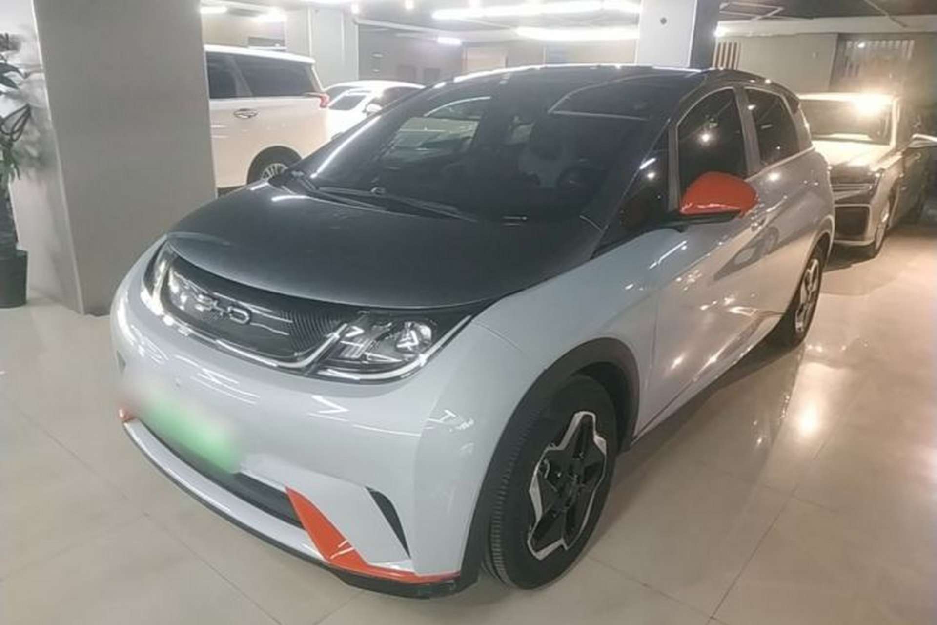 Used BYD Dolphin 2021 405 km Fashion Edition Front Left 45 Deg
