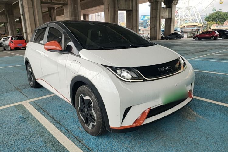 Used BYD Dolphin 2021 405 km Fashion Edition Front Right 45 Deg