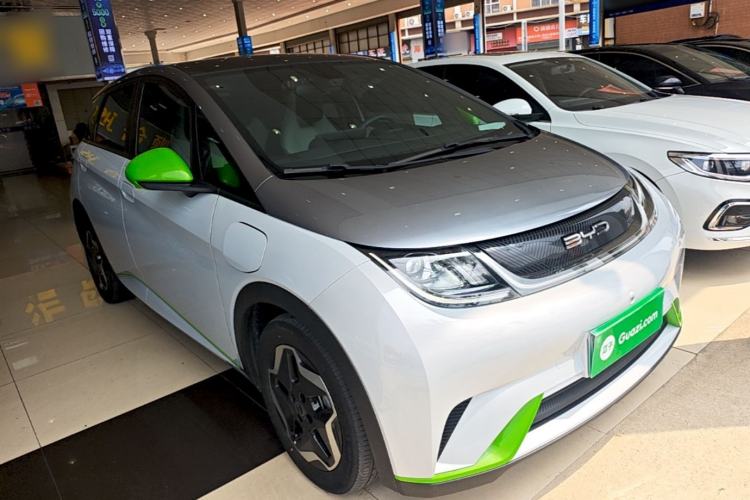 Used BYD Dolphin 2021 405 km Fashion Edition Front Right 45 Deg