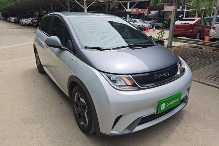 Used BYD Dolphin 2021 405 km Fashion Edition Front Right 45 Deg