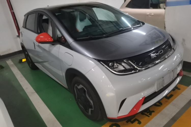 Used BYD Dolphin 2021 405 km Fashion Edition Front Right 45 Deg
