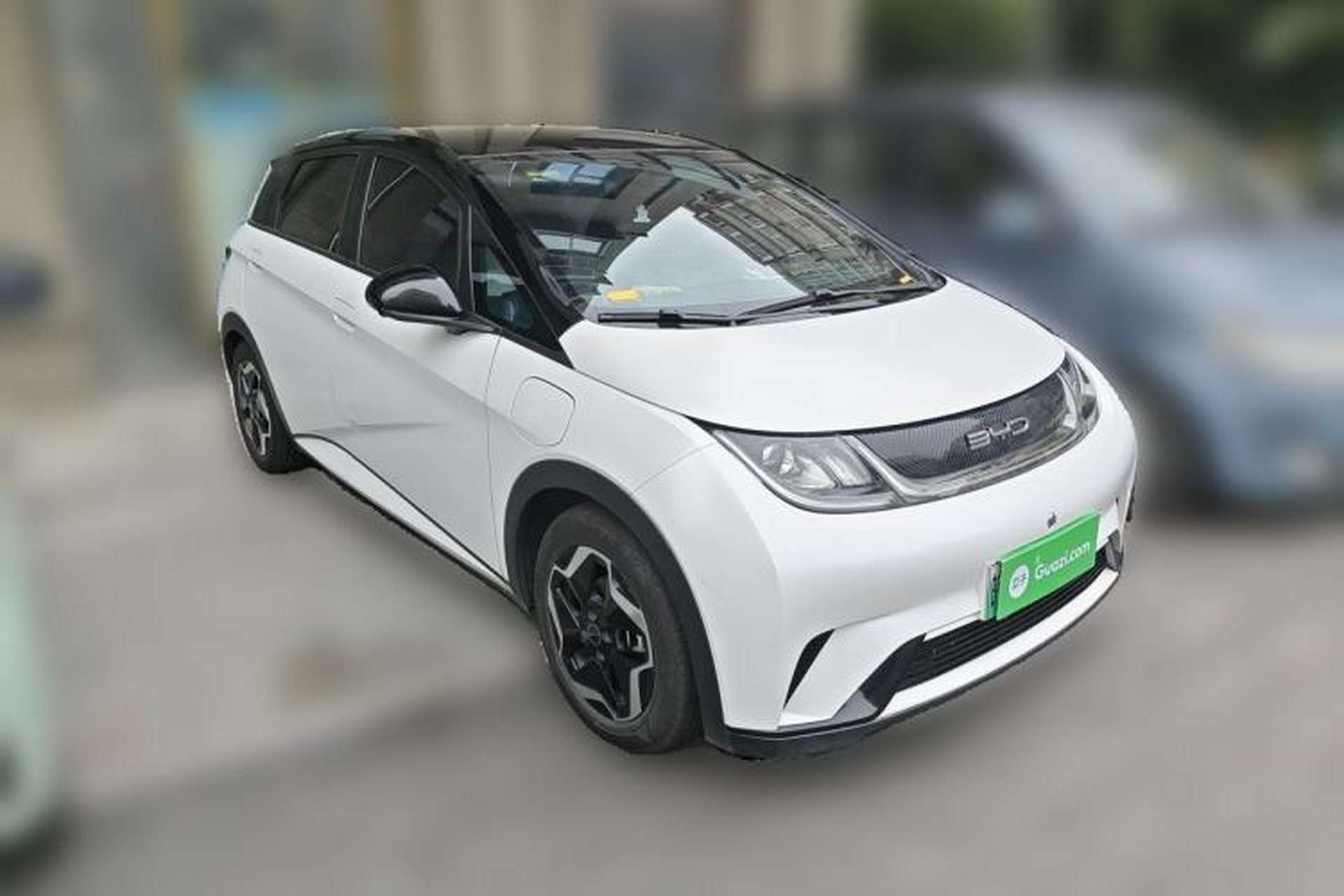 Used BYD Dolphin 2021 405 km Fashion Edition Front Right 45 Deg