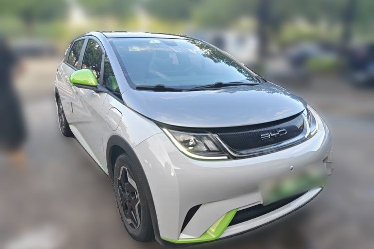 Used BYD Dolphin 2021 405 km Fashion Edition Front Right 45 Deg