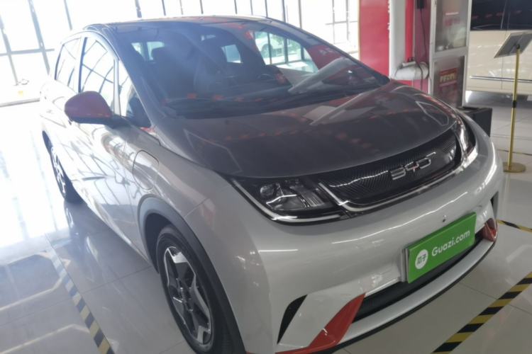 Used BYD Dolphin 2021 405 km Fashion Edition Front Right 45 Deg