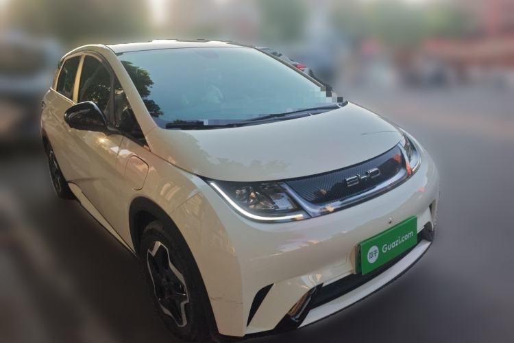 Used BYD Dolphin 2021 405 km Fashion Edition Front Right 45 Deg