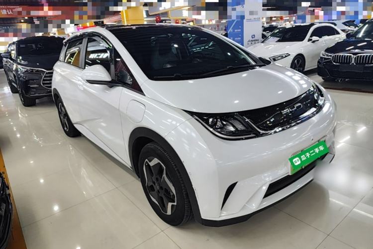 Used BYD Dolphin 2021 405 km Fashion Edition Front Right 45 Deg