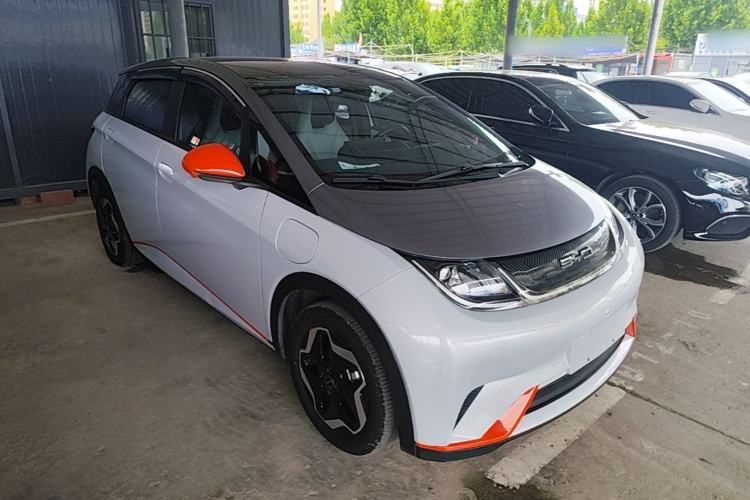 Used BYD Dolphin 2021 405 km Fashion Edition Front Right 45 Deg