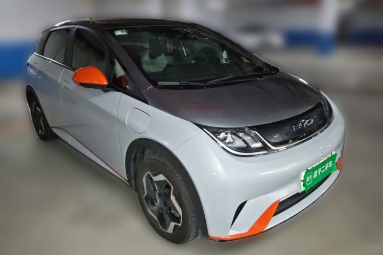 Used BYD Dolphin 2021 405 km Fashion Edition Front Right 45 Deg