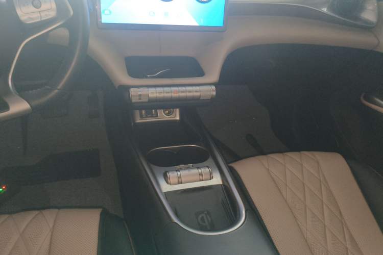 Used BYD Dolphin 2021 405 km Fashion Edition Gear Lever