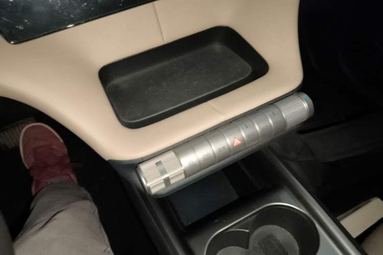 Used BYD Dolphin 2021 405 km Fashion Edition Gear Lever