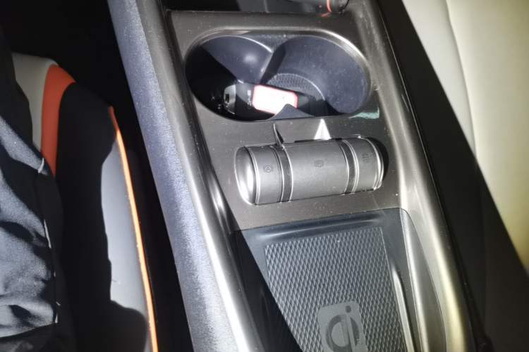 Used BYD Dolphin 2021 405 km Fashion Edition Gear Lever