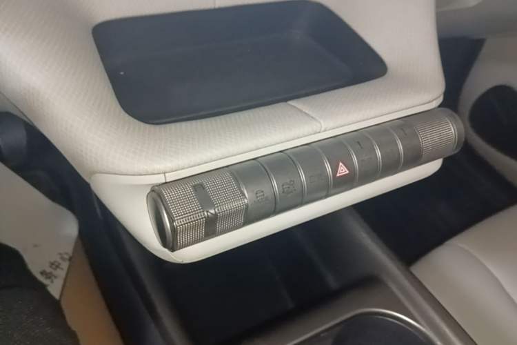 Used BYD Dolphin 2021 405 km Fashion Edition Gear Lever