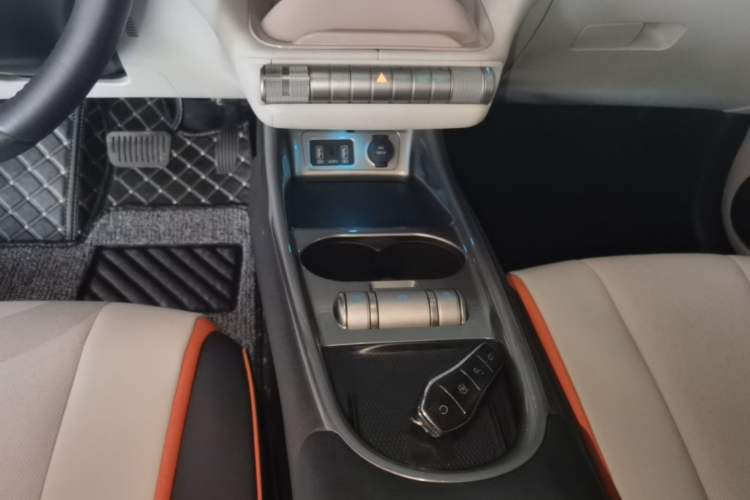 Used BYD Dolphin 2021 405 km Fashion Edition Gear Lever