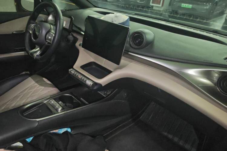 Used BYD Dolphin 2021 405 km Fashion Edition Gear Lever