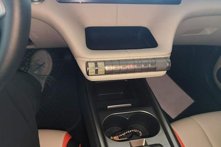 Used BYD Dolphin 2021 405 km Fashion Edition Gear Lever