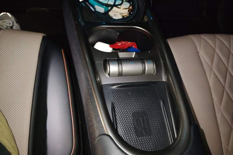 Used BYD Dolphin 2021 405 km Fashion Edition Gear Lever