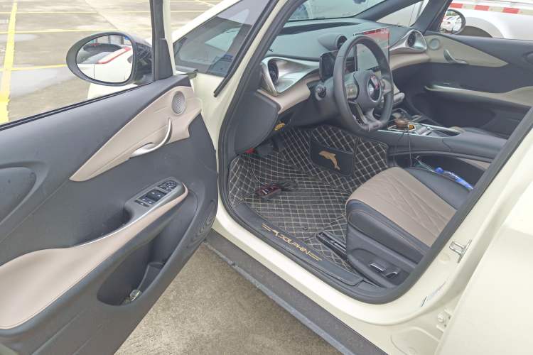 Used BYD Dolphin 2021 405 km Fashion Edition Interior 3